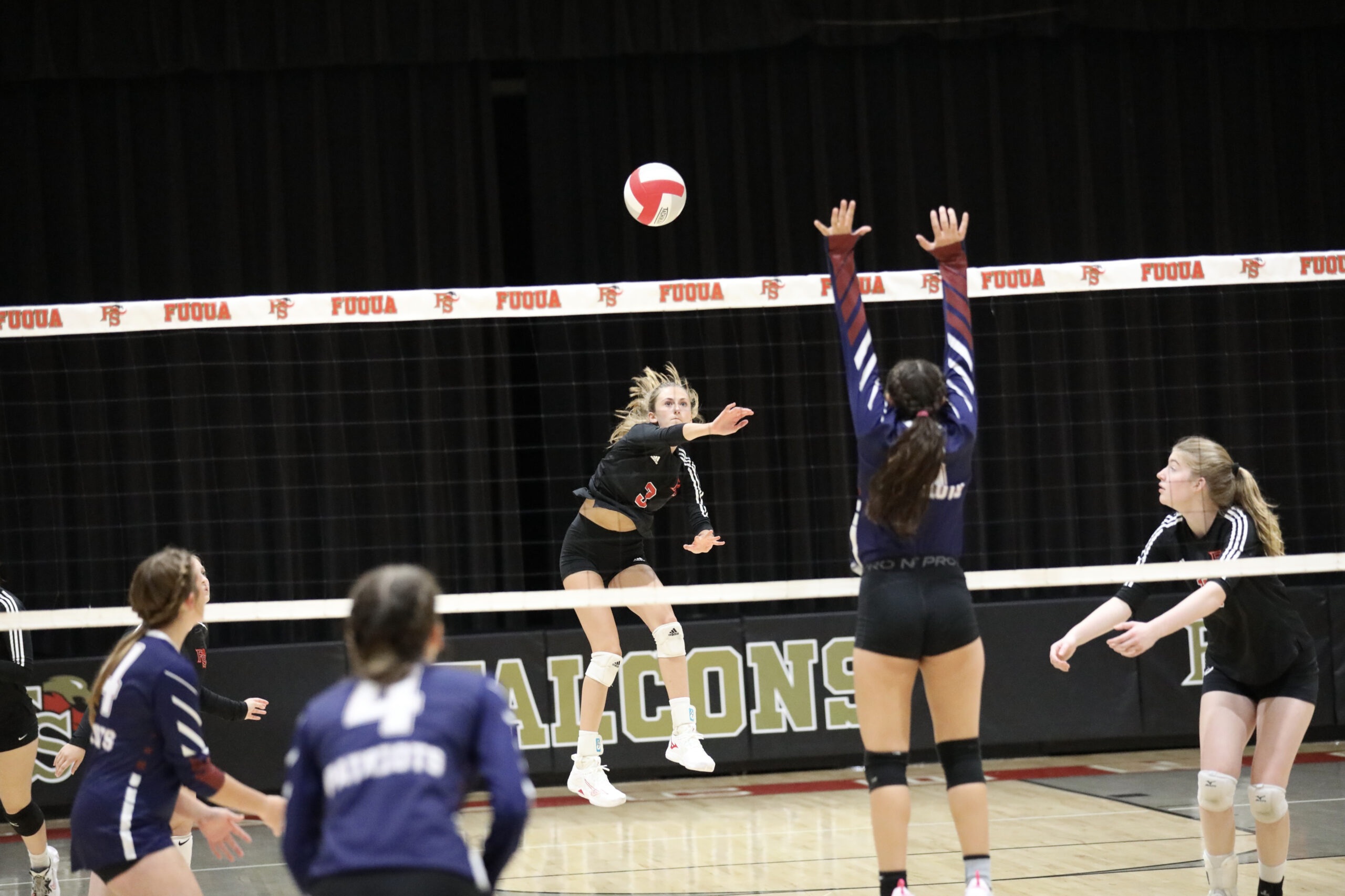 Varsity Volleyball Undefeated at Home